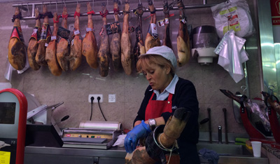 slicing the ham