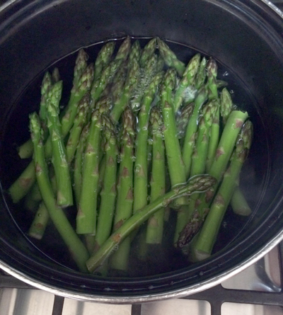 blanch asparagus