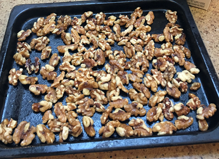 roast walnuts