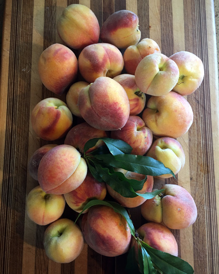 cutting board peaches